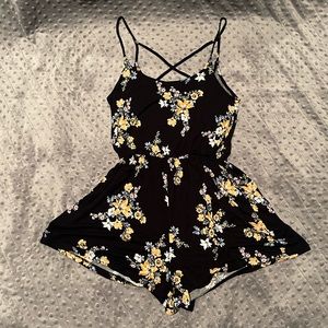 Divided by H&M black/yellow floral romper Small